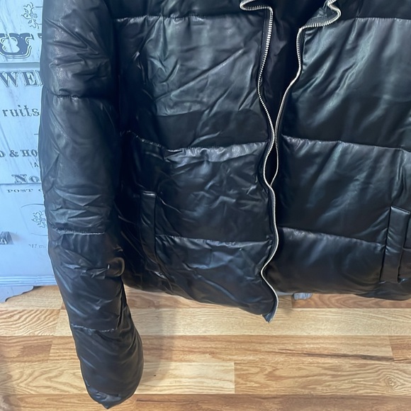 Winter jacket - Picture 3 of 4